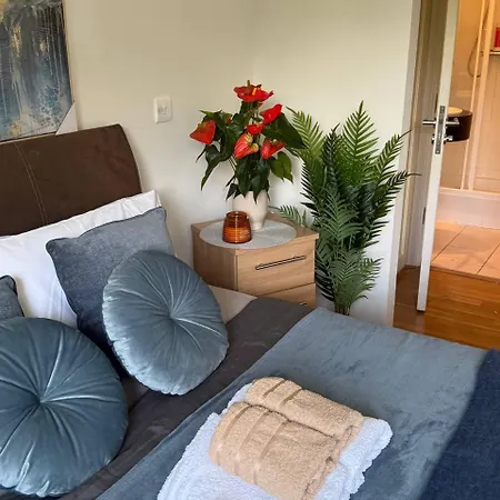 Appartement The Cozy Corner Two In Shared Perfect For 4 Without Kitchen Cork