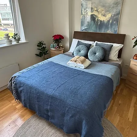 The Cozy Corner Two In Shared Perfect For 4 Without Kitchen