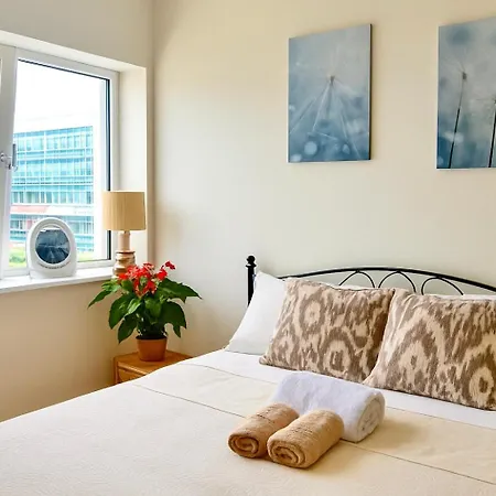 The Cozy Corner Two In Shared Perfect For 4 Without Kitchen Apartment *