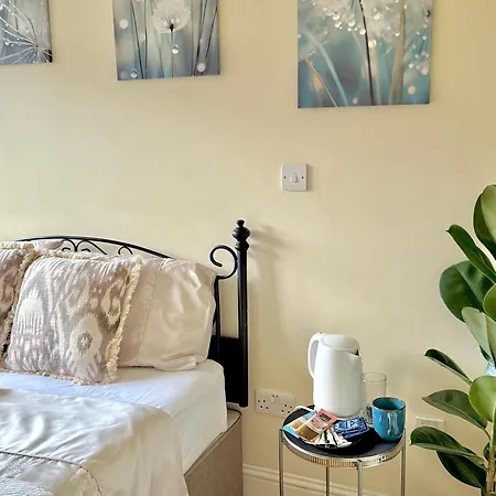 The Cozy Corner Two In Shared Perfect For 4 Without Kitchen Cork